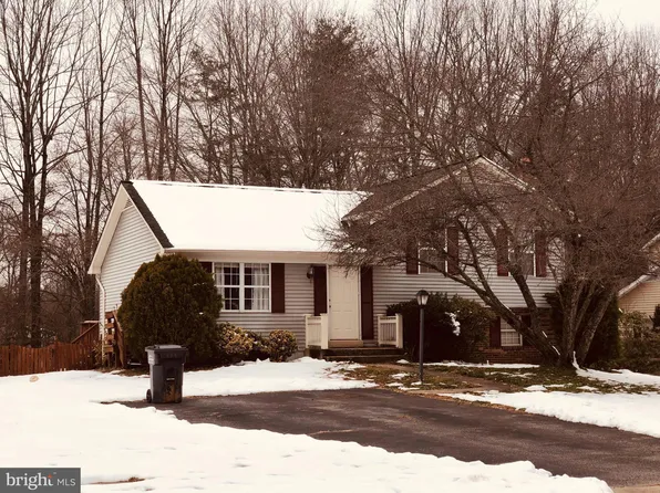 5001 Tarpon Ln, Woodbridge, VA 22193