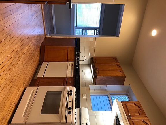 3rd image of 3219 N Lawndale Ave Floor 2