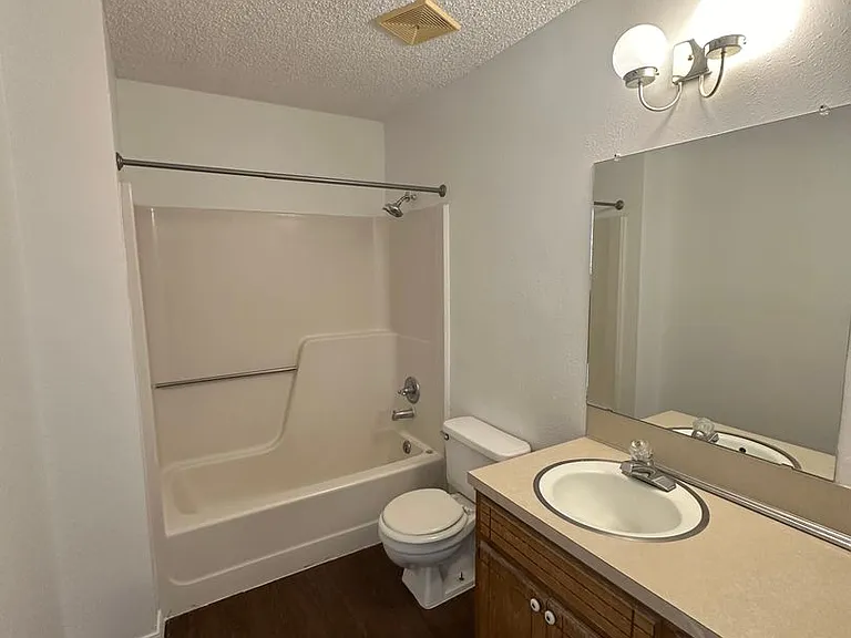 313 Innsdale Ter — Photo 12