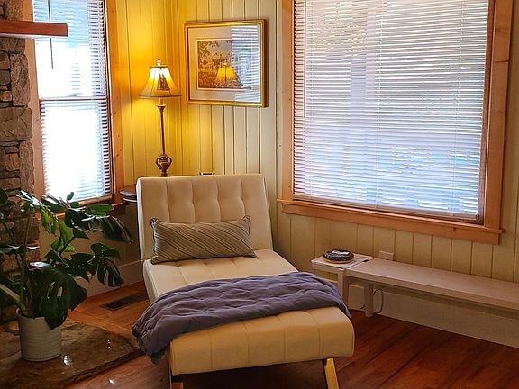 Living room lounger.