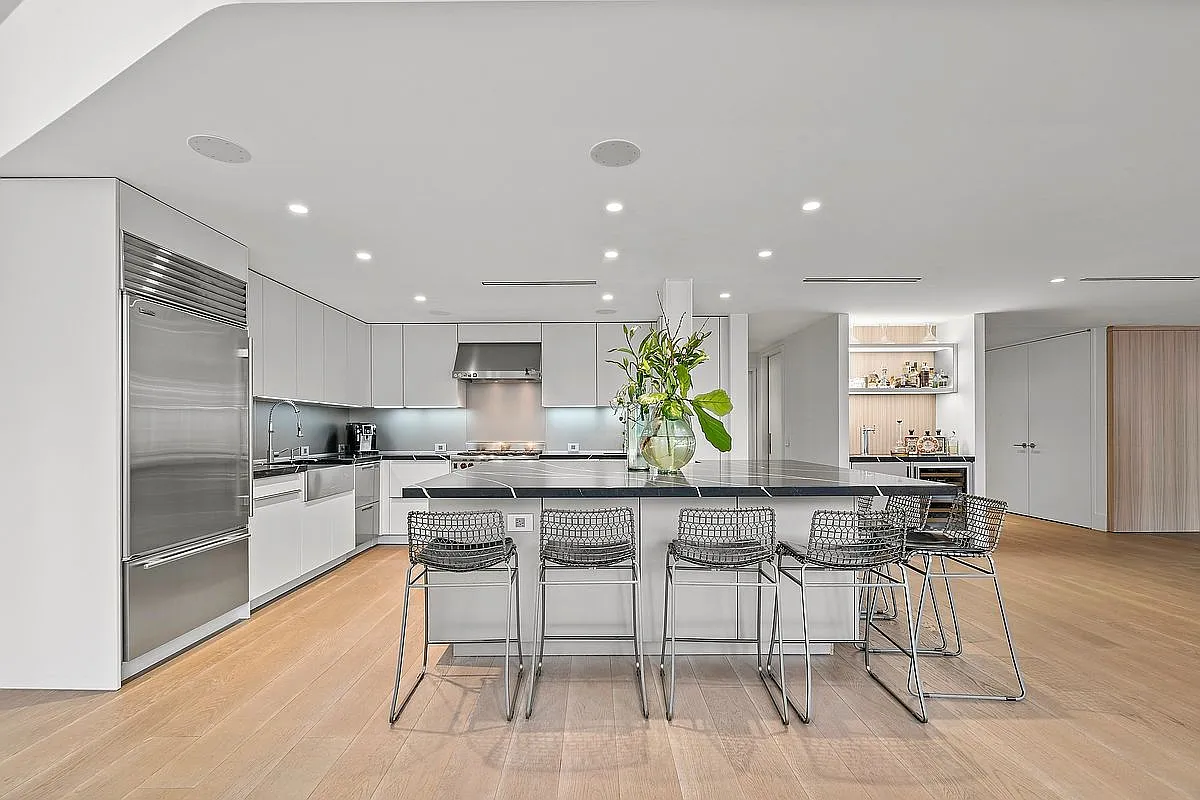 130 Fulton St APT 12B photo 1