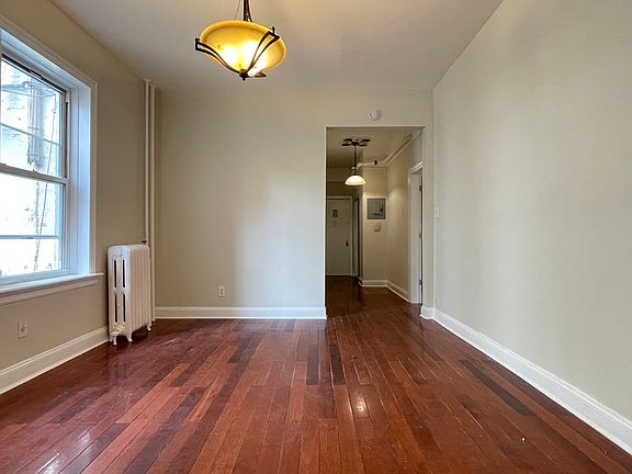 4th image of 490 Ocean Pkwy APT 17