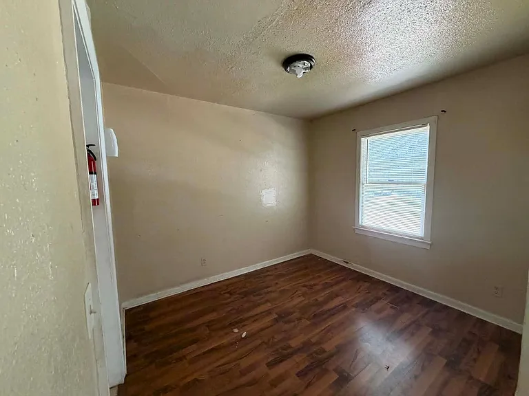 2951 Poland St — Photo 11