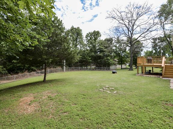 4th image of 8 E Aspen Ln