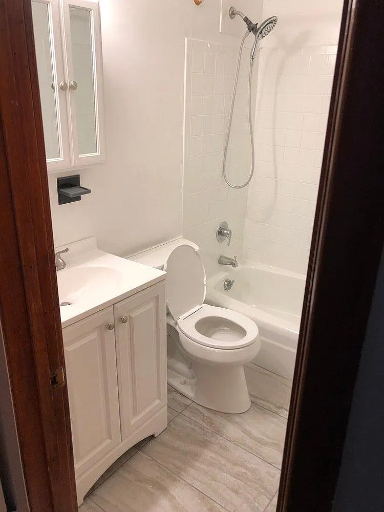 2 bed, 840 sqft, $2,100 — Photo 2