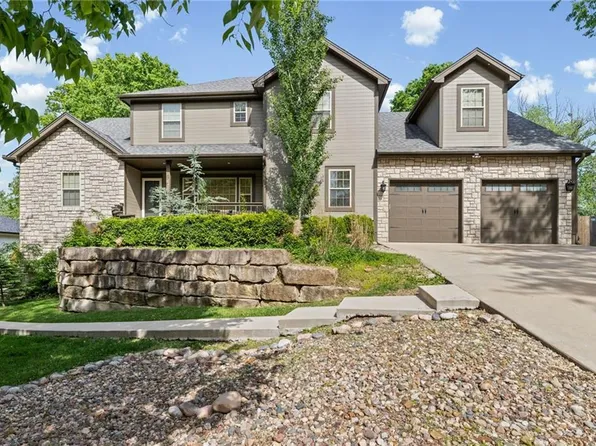 8119 NW Venita St, Weatherby Lake, MO 64152