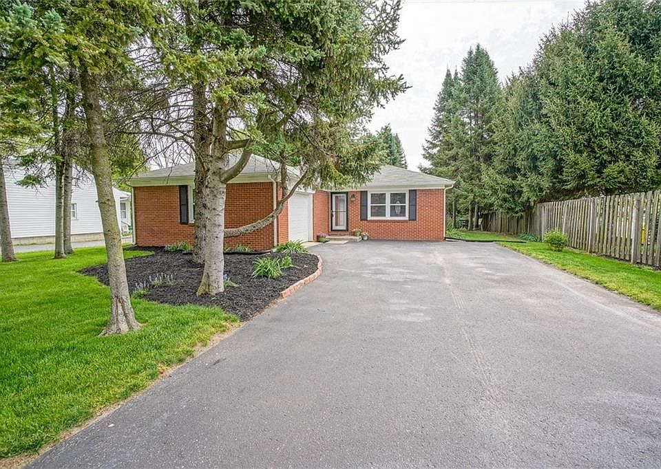 1st image of 350 Lakeview Dr