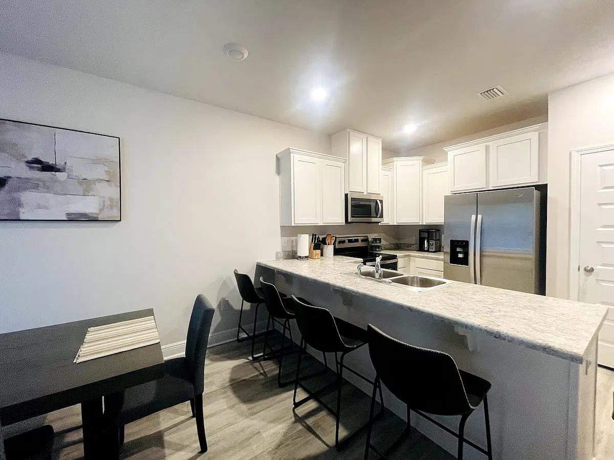3 bed, 2.5 bath, 1537 sqft, $2,050 — Photo 2