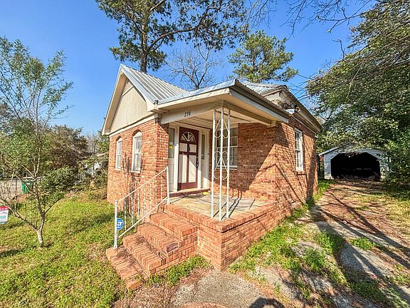 2nd image of 236 Gordon St SW