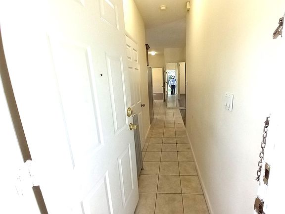3rd image of 10 Florida Ave Floor 2