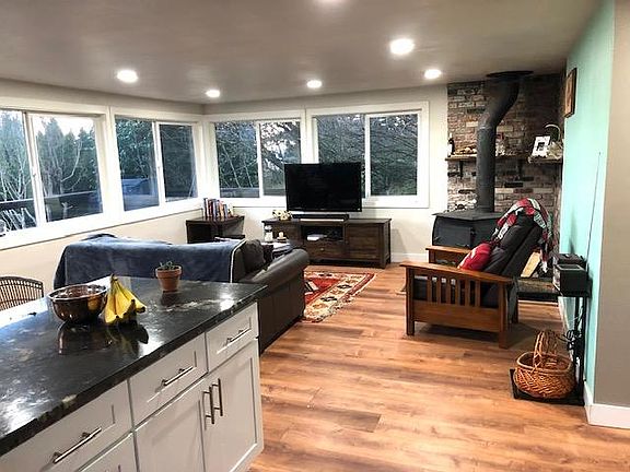 3rd image of 15514 35th Ave NE