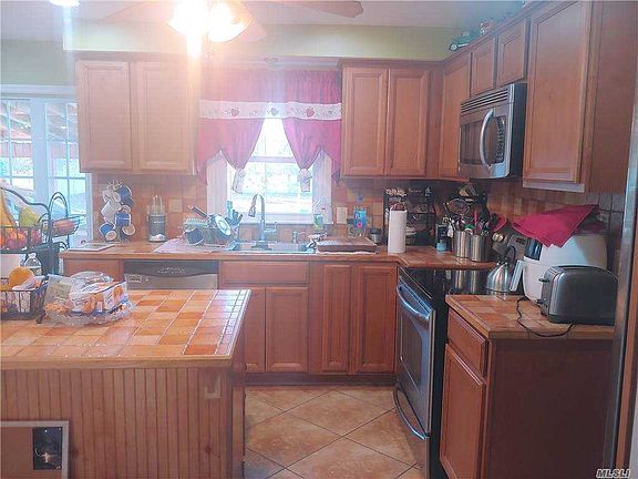 2nd image of 353 Wellwood Dr