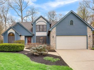 977 Bryn Mawr Dr, Columbus, OH 43230