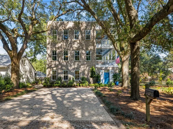 2112 Parkway Dr, Charleston, SC 29412