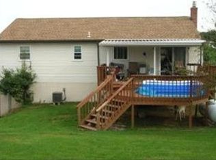 215 Ironstone Dr, Lititz, PA 17543