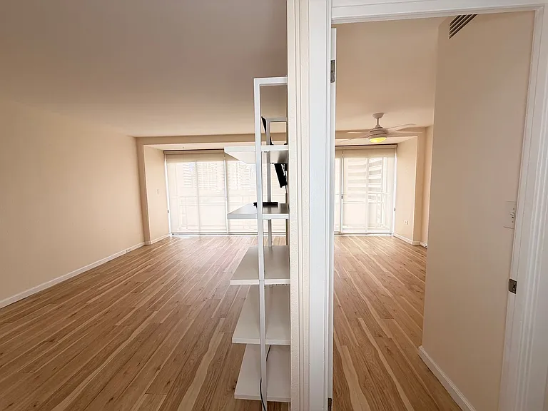 445 Kaiolu St #1006 — Photo 3