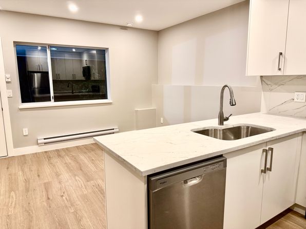 (undisclosed Address), North Vancouver, BC V7N 1R1