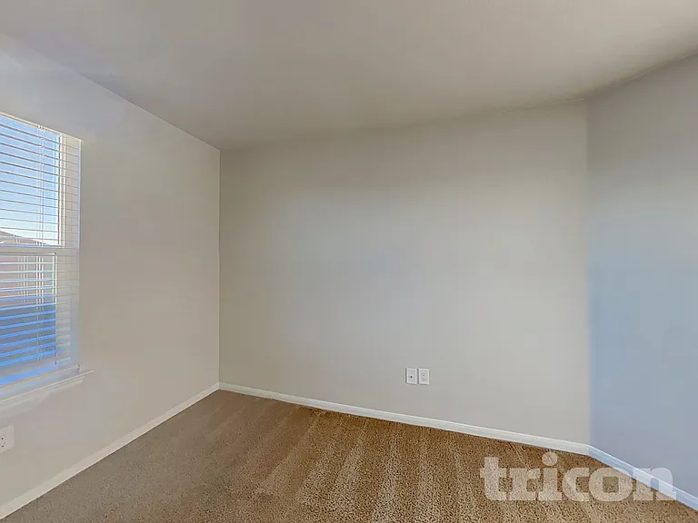 15012 Custis Ln — Photo 4