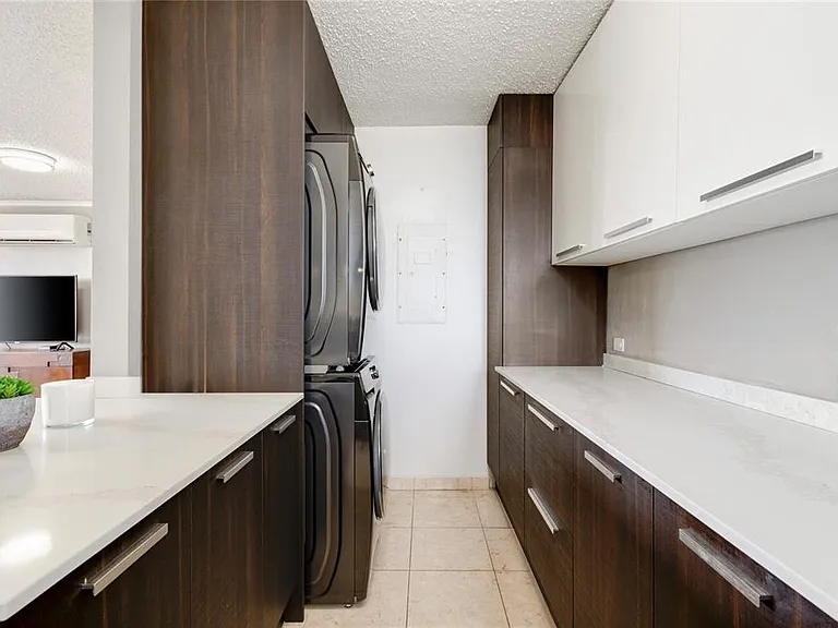 1704 San Patricio #1704 — Photo 10