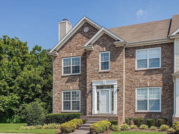 3rd image of 3033 Newport Valley Cir