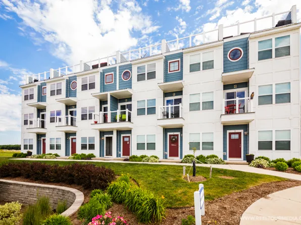 41 Waterside Way #41D, Ottawa, IL 61350