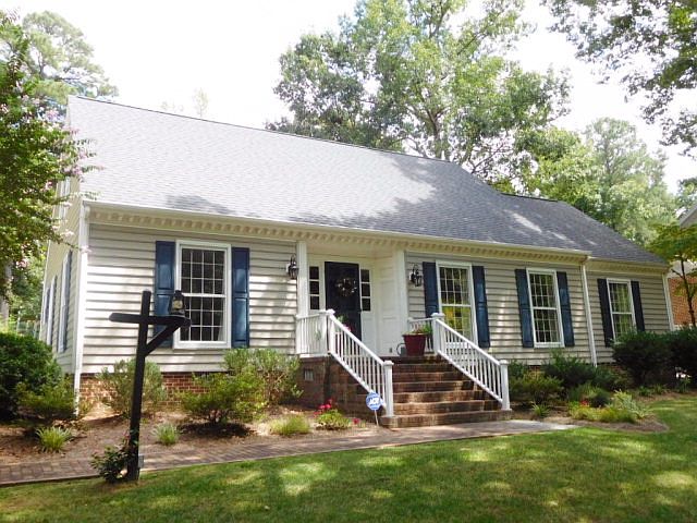 1st image of 506 Arbutus Dr E