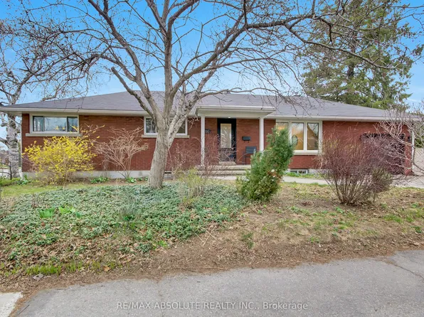 731 Dovercourt Ave, Ottawa, ON K2A 0W9