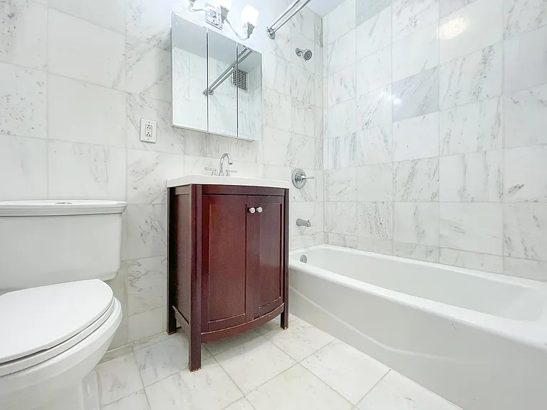 200 E 26th St #4C — Photo 8