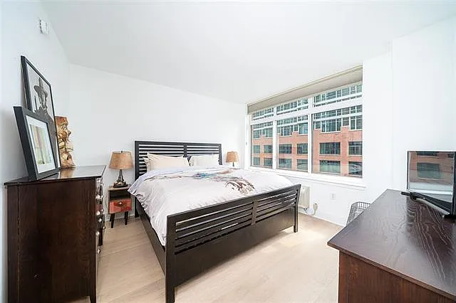 1 bed, 634 sqft, $3,950 — Photo 2