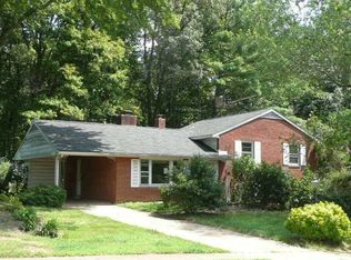 6704 Harwood Pl, Springfield, VA 22152