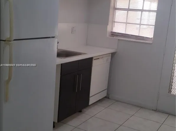 11840 NE 19th Dr #27, North Miami, FL 33193