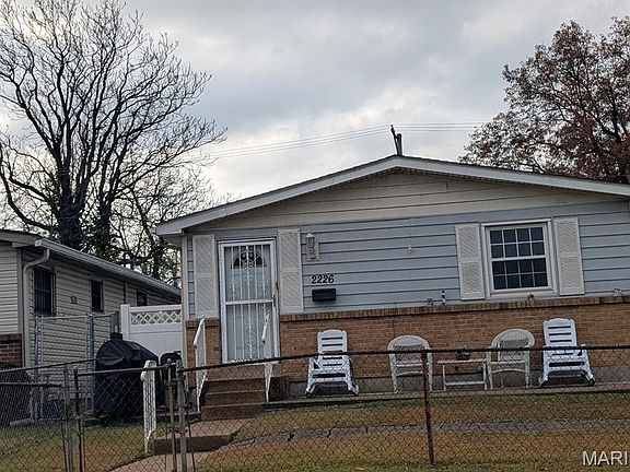 4th image of 2226 Sullivan Ave