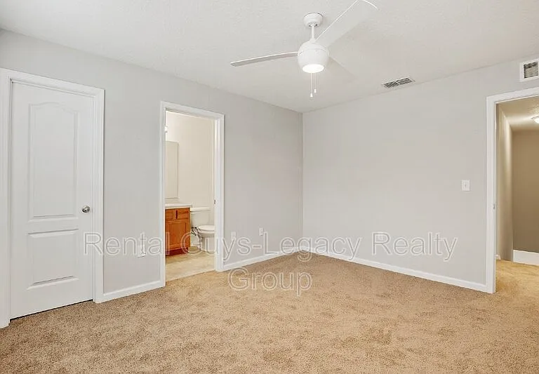 425 Servia Dr — Photo 11