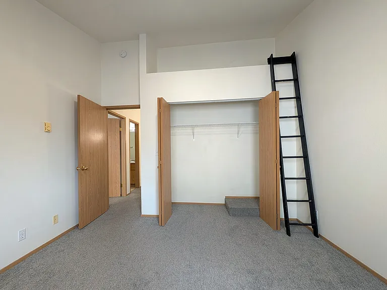 Rowan Grove Apts — Photo 44