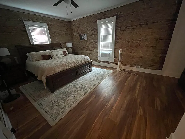 328 Oak St — Photo 11