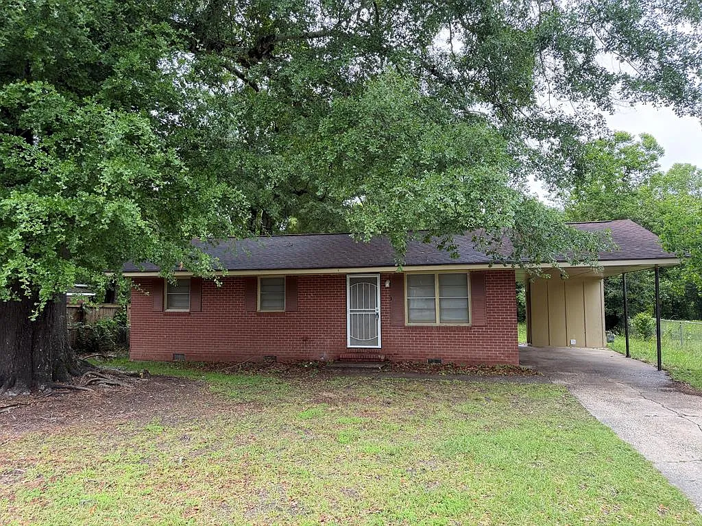 3 bed, 1139 sqft, $975 — Photo 1