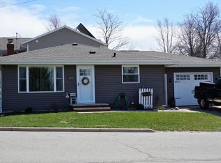 222 Cherry St, Hortonville, WI 54944