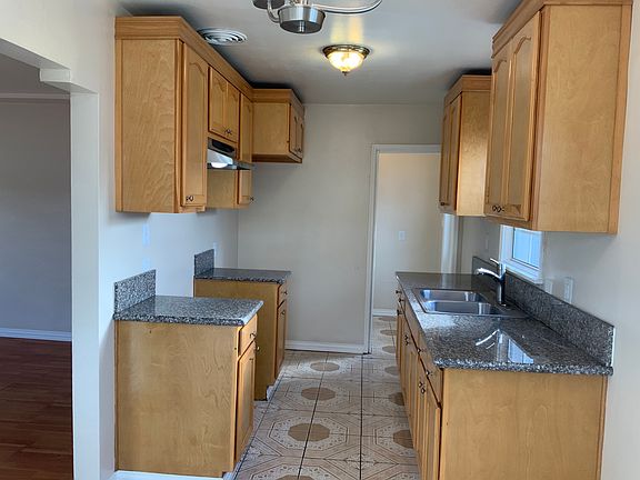 4th image of 7113 Newell St #A