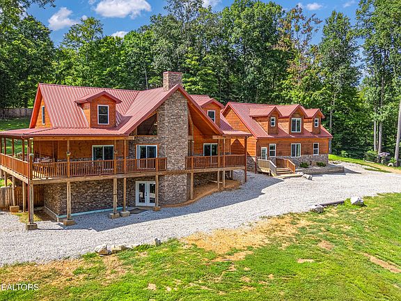 2nd image of 8521 Parker Dr