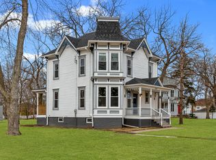 23138 N Main St, Prairie View, IL 60069