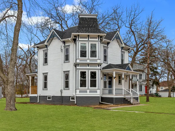 23138 N Main St, Prairie View, IL 60069