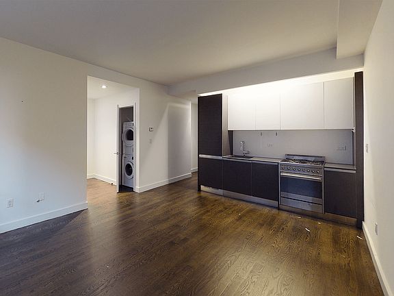 4th image of 666 W End Ave APT 22B
