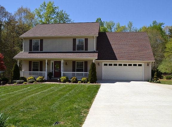 2nd image of 126 Windsor Trl