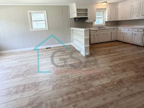 5th image of 113 Hammond Ave