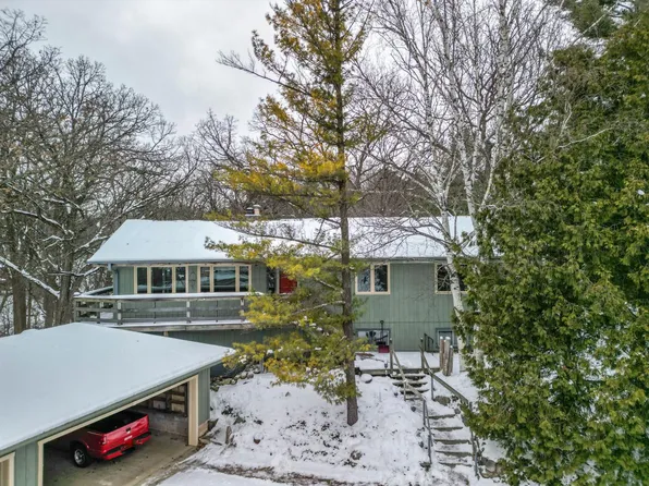 435 South Welsh ROAD, Wales, WI 53183