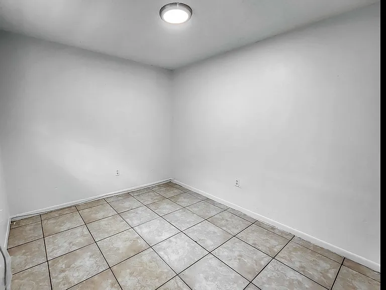 76 SW 8th Ave #MM — Photo 4