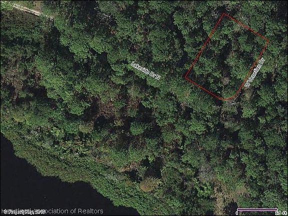 5th image of 1002 Lakeside Dr N