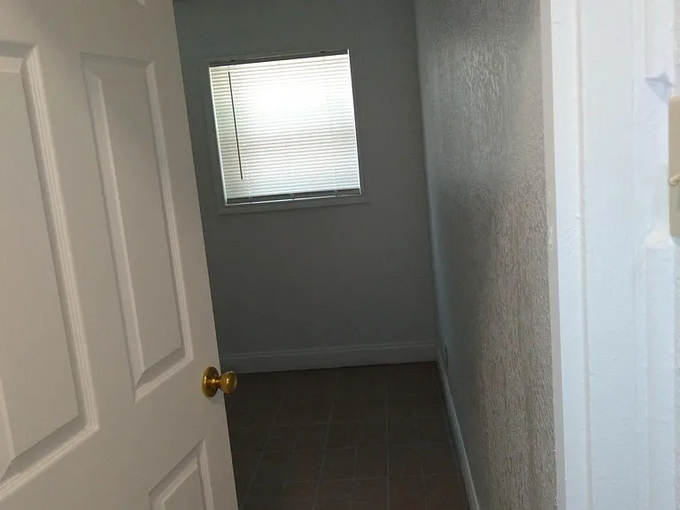1604 W Hollywood Ave — Photo 6