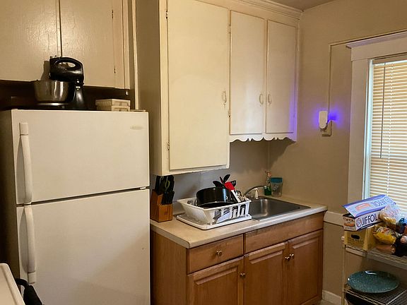 5th image of 326 Crestwood Ave Unit 2