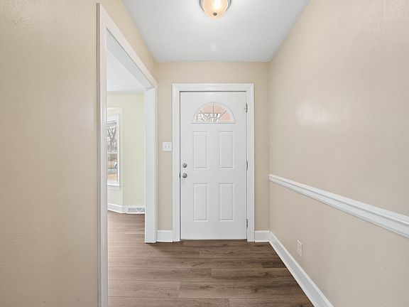 4th image of 4104 Lindenwood Dr